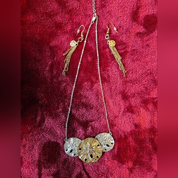 Lot of Necklaces & Earrings - Picture 2 of 5